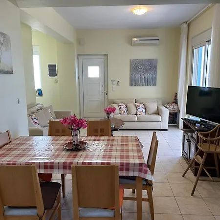 Breathtaking Sea And Mountain Views With Private Pool, Peace Full Relaxing With Wifi Near Shops And Restaurants Вилла Kefalas